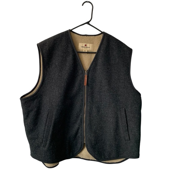 Woolrich Black and Tan Vest Sherpa Lined - Picture 1 of 12